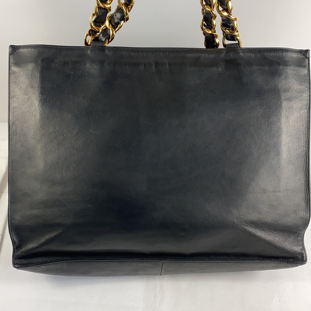 💎✨CELEBRITY✨💎 CHANEL LEATHER TOTE - Picture 6 of 16